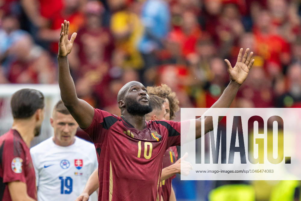 GER, EURO 2024, Group E, Belgien (BEL) vs Slowakei (SVK) 17.06.2024, Frankfurt Arena, Frankfurt, GER, EURO 2024, Group E, Belgien (BEL) vs Slowakei (SVK) Im Bild: Jubel nach dem Tor zum 1 : 1 ;Torjubel Jubel; jubelt; jubeln; Gestik, Mimik, Emotionen; Dank in den Himmel Romelu Lukaku (Belgien BEL, 10);