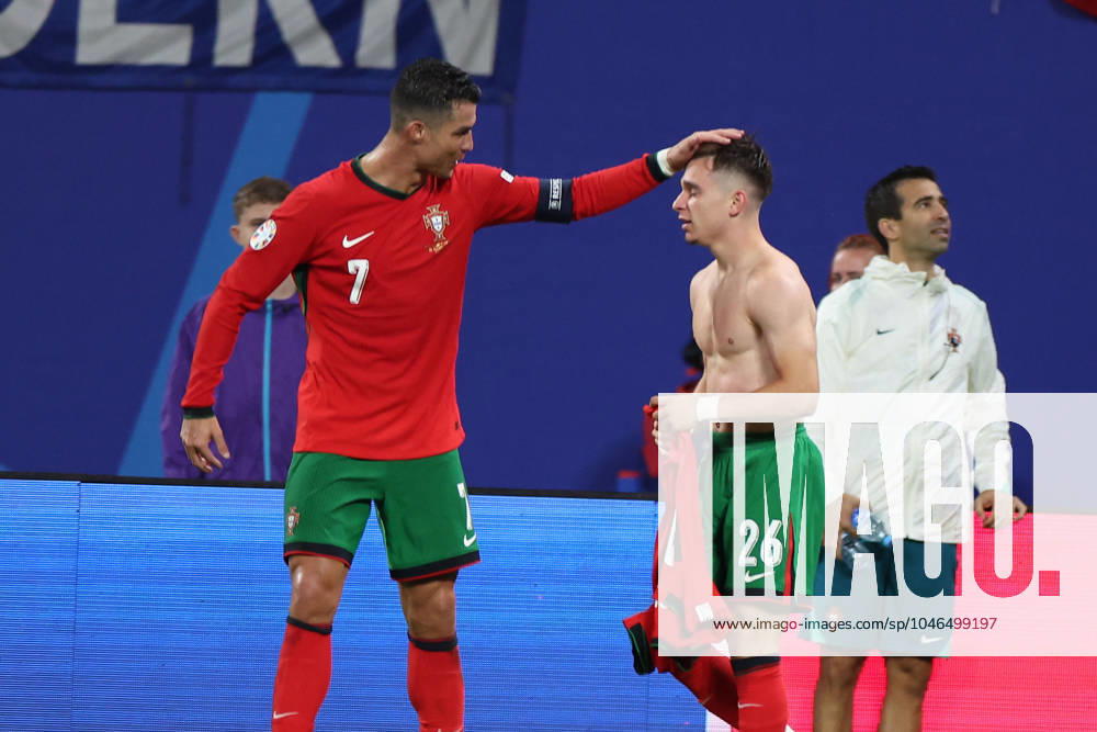 Leipzig Stadium Leipzig, Tuesday, June 18, 2024 UEFA EURO, EM, Europameisterschaft,Fussball 2024 Germany, Group F stage Matchday 1 Group F Portugal - Czechia, Cristiano Ronaldo (Portugal), Francisco Conceicao (Portugal) Torjubel, Goal celebration, celebrate the goal