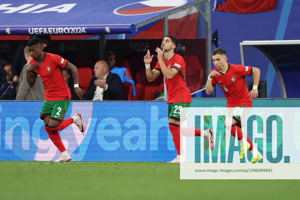 Leipzig Stadium Leipzig, Tuesday, June 18, 2024 UEFA EURO, EM, Europameisterschaft,Fussball 2024 Germany, Group F stage Matchday 1 Group F Portugal - Czechia, Nelson Semedo (Portugal), Pedro Neto (Portugal) und Francisco Conceicao (Portugal) wurden eingewechselt