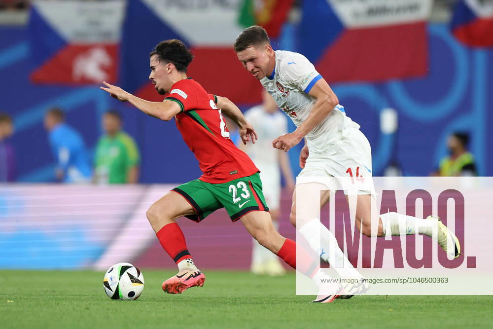 Leipzig Stadium Leipzig, Tuesday, June 18, 2024 UEFA EURO, EM, Europameisterschaft,Fussball 2024 Germany, Group F stage Matchday 1 Group F Portugal - Czechia, Vitinha (Portugal), Lukas Provod (Czechia)