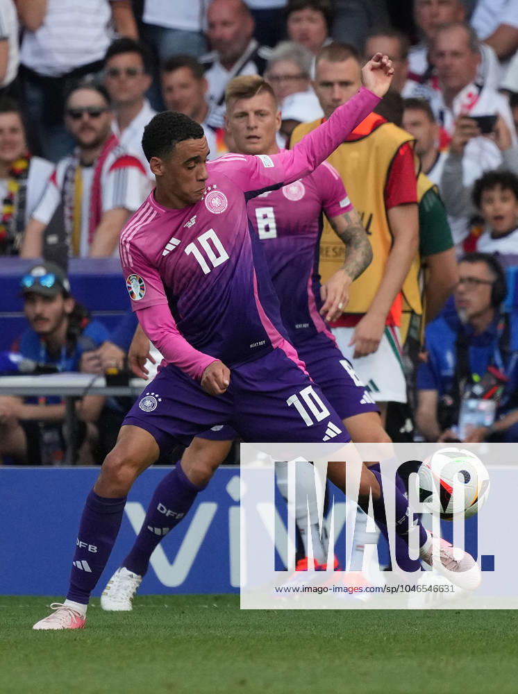 GER, EM UEFA 2024, Group A, Germany vs Hungary 19.06.2024, Stuttgart Arena, Stuttgart, GER, EM UEFA 2024, Group A, Germany vs Hungary, im Bild Jamal Musiala (Germany), Toni Kroos (Germany)