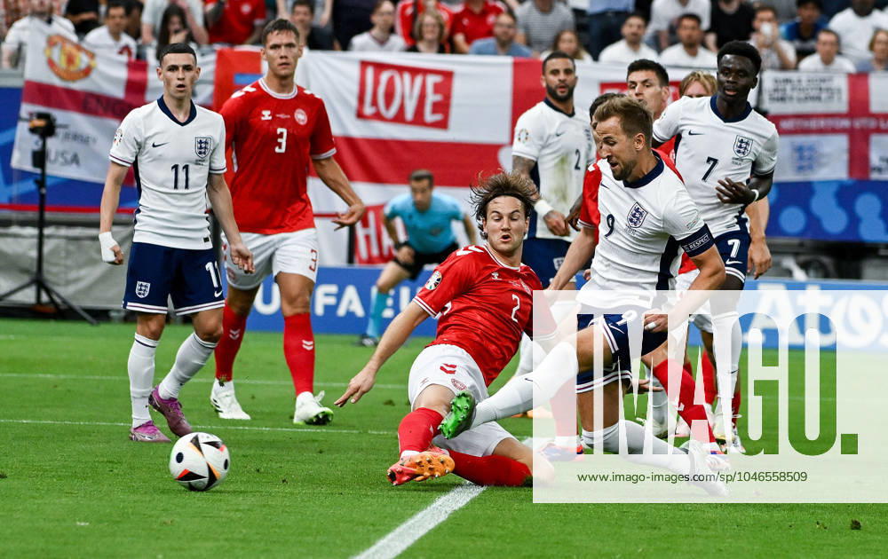 UEFA EURO, EM, Europameisterschaft,Fussball 2024 Vorrunde, Dänemark - England v.l. Tor zum 0:1 für England Joachim Christian Andersen (Dänemark Daenemark), Torschütze Harry Kane (England) Frankfurt