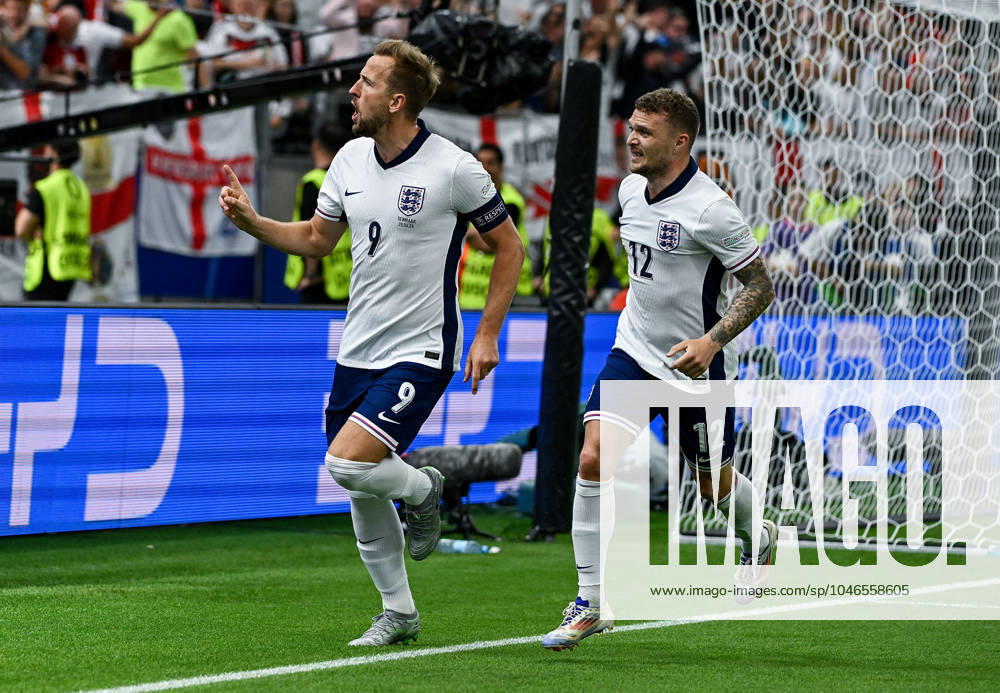 UEFA EURO, EM, Europameisterschaft,Fussball 2024 Vorrunde, Dänemark - England v.l. celebrate the goal, Torjubel zum 0:1 Torschütze Harry Kane (England) Frankfurt