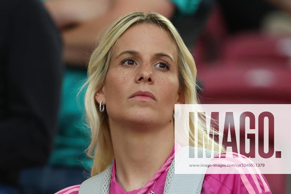 EM 2024: Deutschland - Ungarn am 19.06.2024 in der Stuttgart Arena in Stuttgart Sina Groß Gross, Ehefrau von Pascal Groß Gross (Deutchland 5)