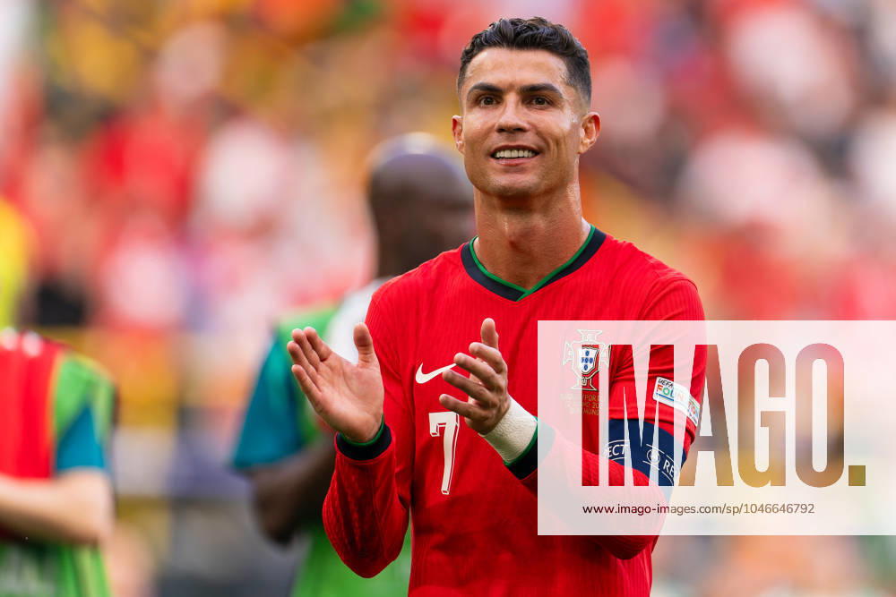2024-06-22 Turkiye v Portugal - Group F - UEFA EURO, EM, Europameisterschaft,Fussball 2024 DORTMUND, GERMANY - JUNE 22: Cristiano Ronaldo of Portugal applauds for the fans during the Group F - UEFA EURO 2024 match between Turkiye and Portugal at BVB Stadion Dortmund on June 22, 2024 in Dortmund, Germany. (Photo by Joris Verwijst BSR Agency) Dortmund Germany Content not available for redistribution in The Netherlands directly or indirectly through any third parties.