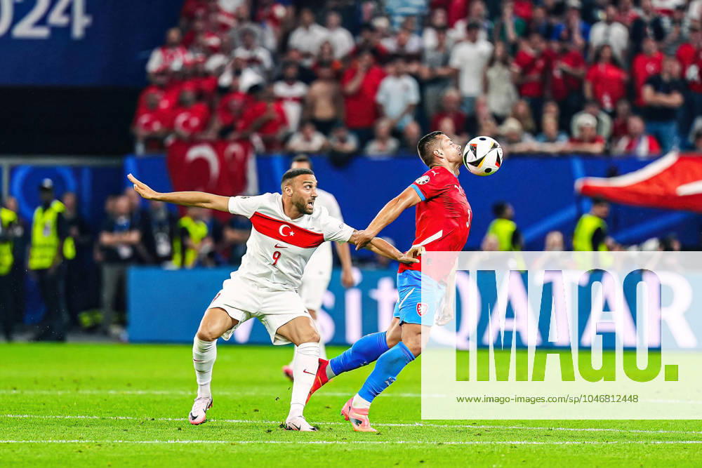 Cenk Tosun (Tuerkei, 09), Tomas Holes (Tschechien, 03) GER, Tschechien vs. Tuerkei, Fussball Europameisterschaft, UEFA EURO, EM, Europameisterschaft,Fussball 2024, Spieltag 3, 26.06.2024 GER, Tschechien vs. Tuerkei, Fussball Europameisterschaft, UEFA Euro 2024, Spieltag 3, 26.06.2024 Hamburg