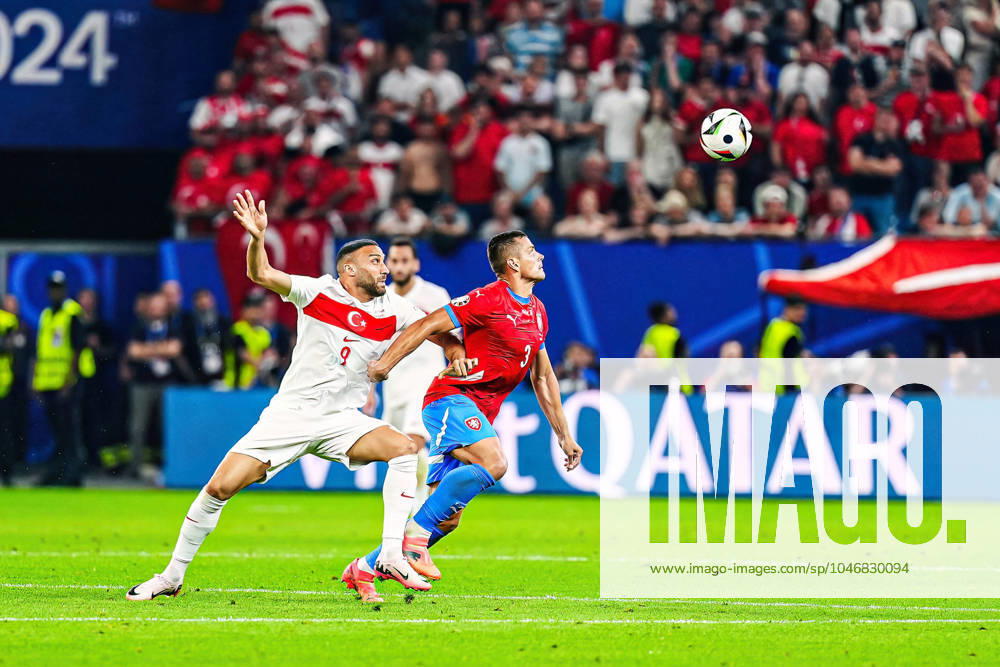 Cenk Tosun (Tuerkei, 09), Tomas Holes (Tschechien, 03) GER, Tschechien vs. Tuerkei, Fussball Europameisterschaft, UEFA EURO, EM, Europameisterschaft,Fussball 2024, Spieltag 3, 26.06.2024 GER, Tschechien vs. Tuerkei, Fussball Europameisterschaft, UEFA Euro 2024, Spieltag 3, 26.06.2024 Hamburg