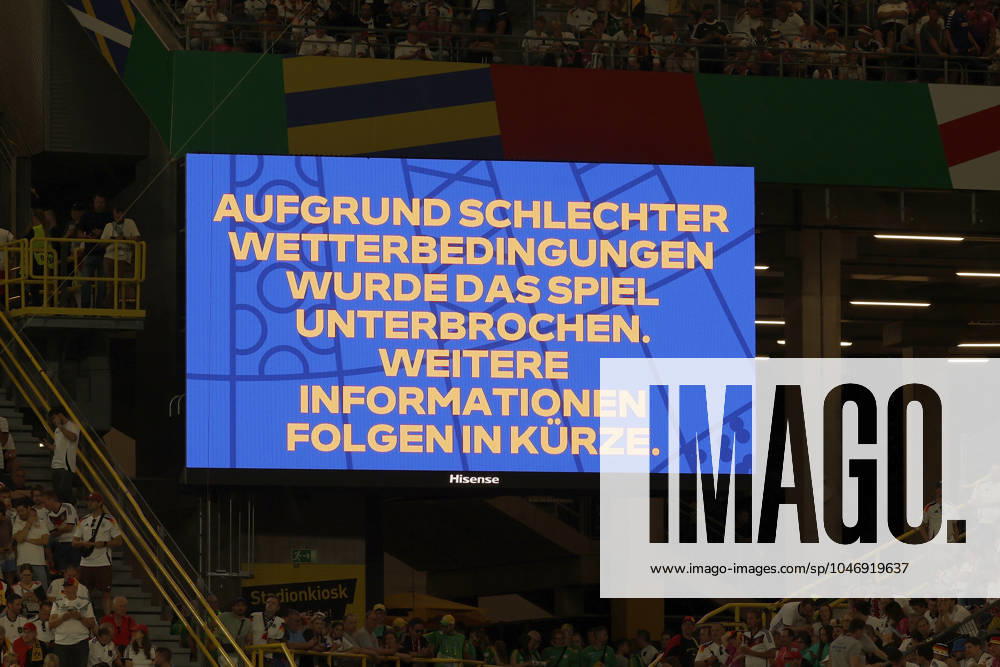 Fussball, Euro 2024, Achtelfinale, Deutschland – Daenemark, GER, Dortmund, BVB Stadion Bild: v. li. Wegen Gewitter und Hagel wurde das Spiel unterbrochen,
