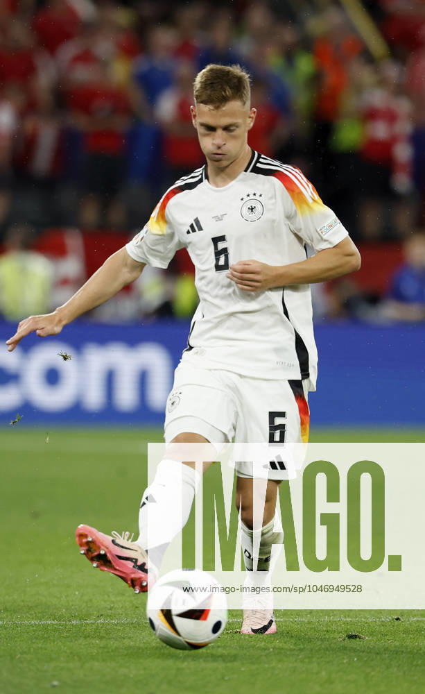 Fussball, Euro 2024, Achtelfinale, Deutschland – Daenemark, GER, Dortmund, BVB Stadion Bild: v. li. Joshua Kimmich (Germany, 6)