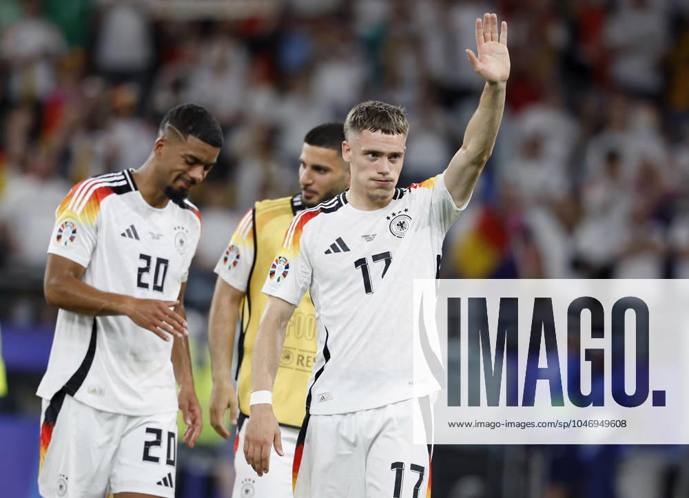 Fussball, Euro 2024, Achtelfinale, Deutschland – Daenemark, GER, Dortmund, BVB Stadion Bild: v. li. Benjamin Henrichs (Germany, 20) und Florian Wirtz (Germany, 17)