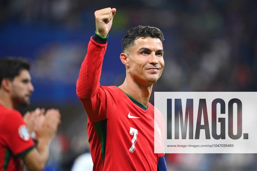 Schlussjubel Cristiano RONALDO (POR), ballt die Faust, Jubel,Freude,Begeisterung, Aktion,Einzelbild,angeschnittenes Einzelmotiv,Halbfigur,halbe Figur. Achtelfinale Portugal (POR) - Slowenien (SVN) 3-0 i.E. am 01.07.2024, Frankfurt Arena Fussball UEFA EURO, EM, Europameisterschaft,Fussball 2024 GERMANY vom 14.06.2024