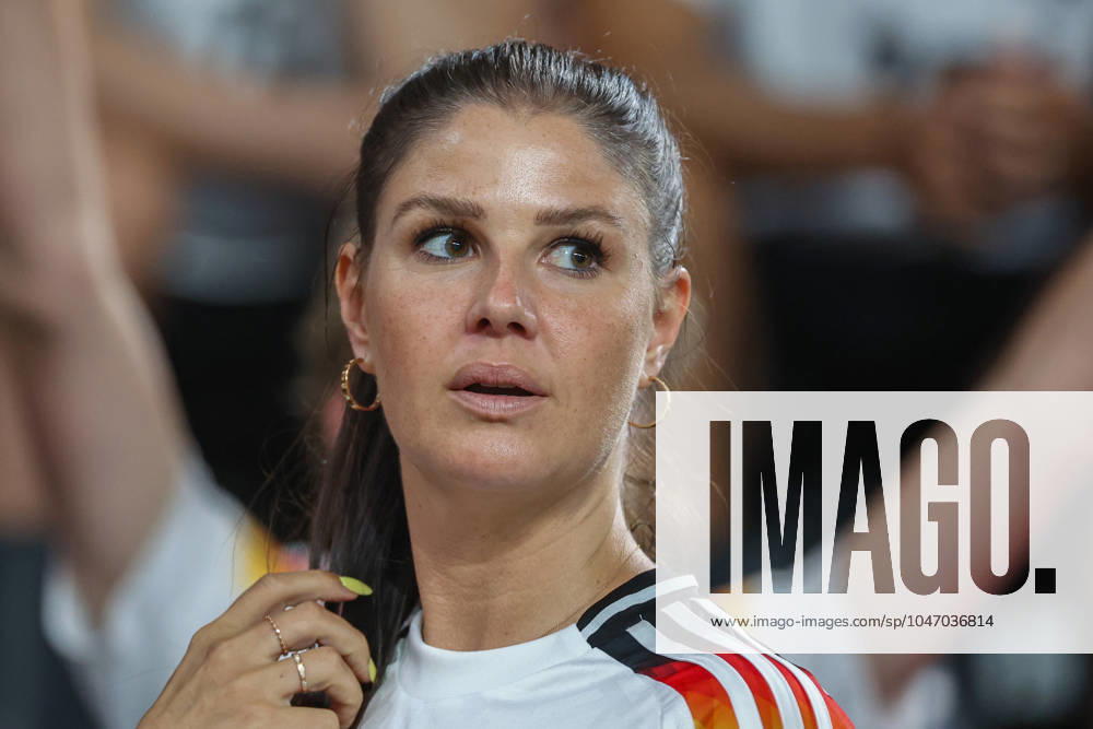 EM 2024: Deutschland - Dänemark am 29.06.2024 in dem BVB Stadion Dortmund in Dortmund Lina Kimmich, die Frau von Joshua Kimmich