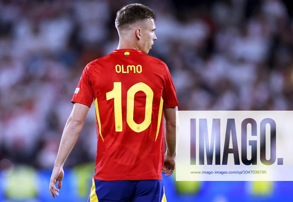 OLMO Dani Team Spanien UEFA Fussball EURO 2024 in Deutschland Achtelfinale Spiel Spanien - Georgien 4 : 1 am 30.06.2024 in Koeln DFL REGULATIONS PROHIBIT ANY USE OF PHOTOGRAPHS as IMAGE SEQUENCES and or QUASI-VIDEO