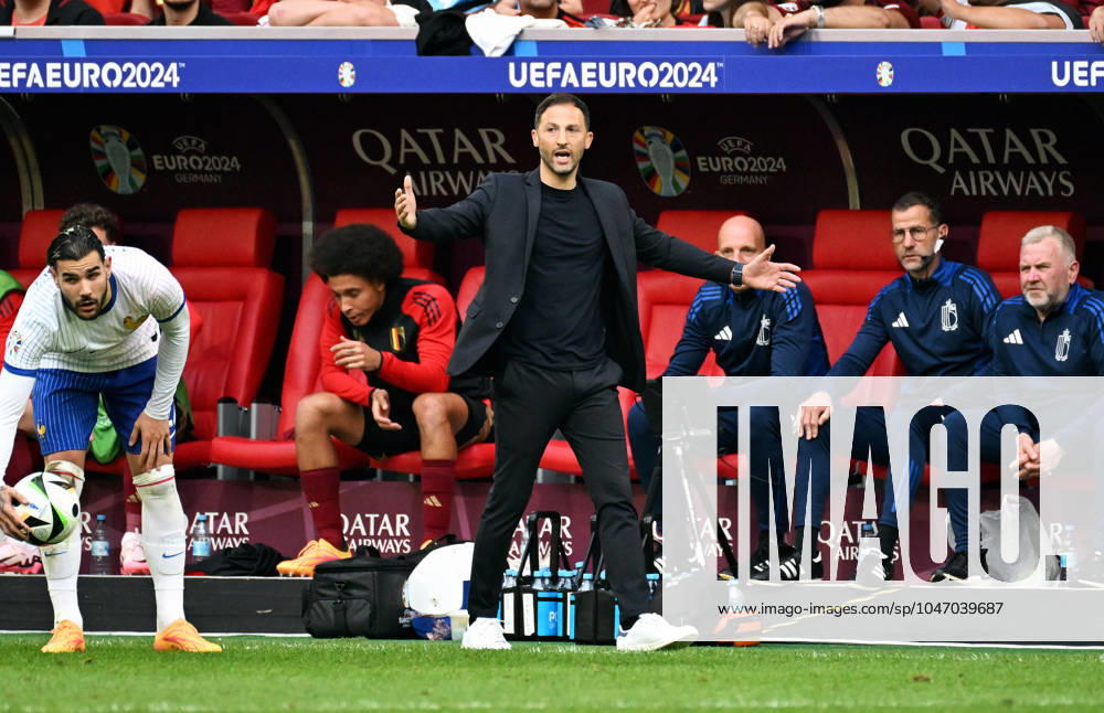 Fussball, Europameisterschaft, EURO 2024, Achtelfinale, Merkur Spiel-Arena Düsseldorf: Frankreich Belgien 1:0; Nationaltrainer Domenico Tedesco (BEL). Aktion