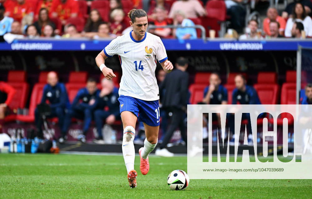 Fussball, Europameisterschaft, EURO 2024, Achtelfinale, Merkur Spiel-Arena Düsseldorf: Frankreich Belgien 1:0; Adrien Rabiot (FRA). Aktion, Einzelbild.