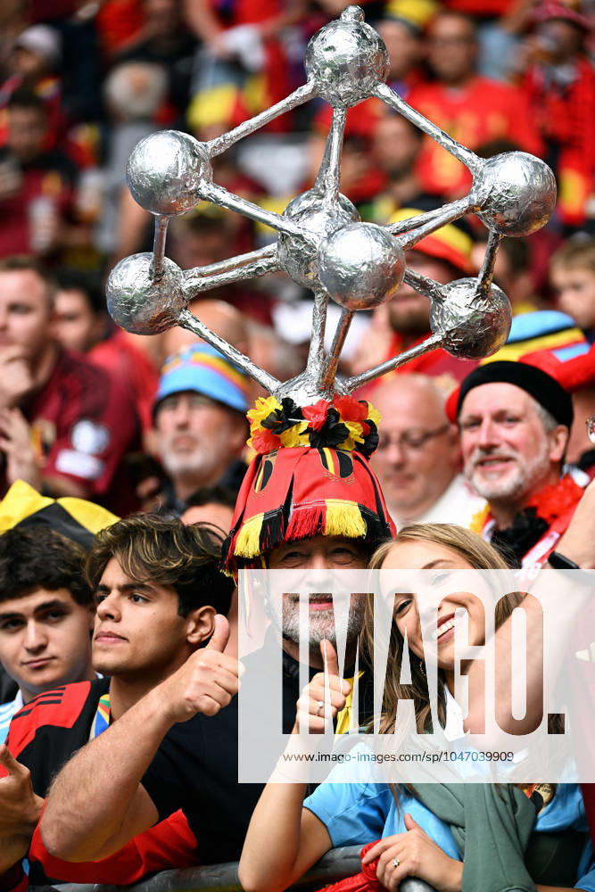 Fussball, Europameisterschaft, EURO 2024, Achtelfinale, Merkur Spiel-Arena Düsseldorf: Frankreich Belgien 1:0; Fans Belgien. Fan, Fans, Fankultur, Begeisterung.