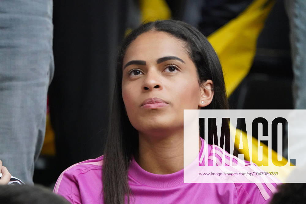 Nationalmannschaft, Fussball, UEFA Euro2024, EM 2024, Dortmund, Deutschland-Dänemark Sabrina Freundin von nico schlotterbeck, Deutschland, Aktion, Einzelbild