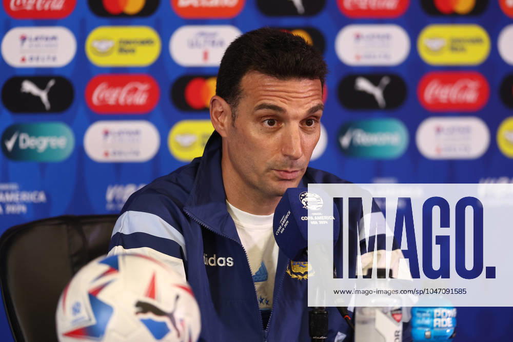 Argentina s coach, Lionel Scaloni, during a press conference, PK, Pressekonferenz prior to the match against Ecuador for the quarterfinals of the Copa Amà rica USA 2024, at NRG Stadium in Houston, TX, on July 3, 2024. HOUSTON UNITED STATES
