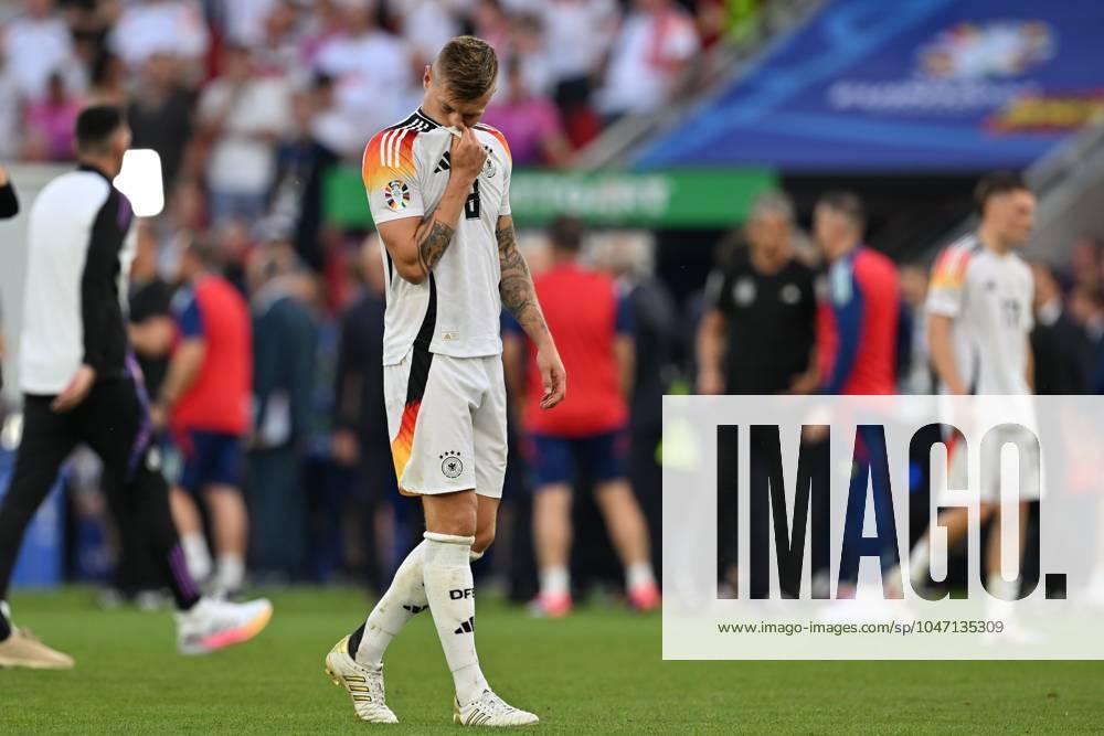 EURO2024 SPAIN VS GERMANY Toni Kroos (8) of Germany looking dejected and disappointed after losing a soccer game between the national teams of Spain and Germany in the Quarter Final stage of the UEFA EURO, EM, Europameisterschaft,Fussball 2024 tournament , on Friday 5 July 2024 in Stuttgart , Germany . PHOTO SPORTPIX David Catry STUTTGART GERMANY