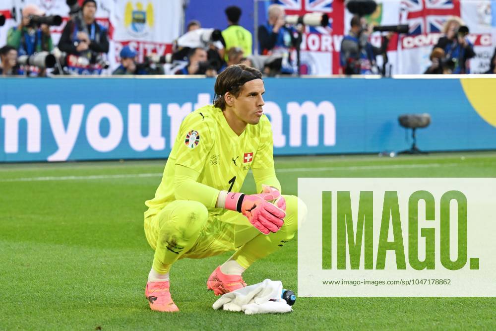 DUSSELDORF - Switzerland goalkeeper Yann Sommer during the UEFA EURO, EM, Europameisterschaft,Fussball 2024 quarter-final match between England and Switzerland at the Dusseldorf Arena on July 6, 2024 in Dusseldorf, Germany. ANP Hollandse Hoogte UEFA EURO 2024 2024 ANPxSportx xGerritxvanxKeulenxIVx 502916604 originalFilename: 502916604