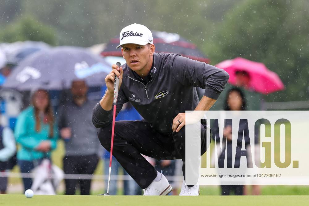 Jeremy Paul (GER), beim lesen der Puttlinie, BMW International Open 2024, Golf, DP World Tour, Herren, Finale, 07.07.2024 Moosinning Bayern Deutschland