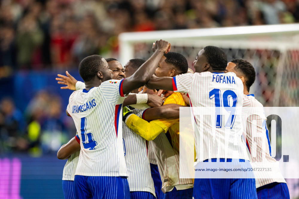 Portugal v France, UEFA EURO, EM, Europameisterschaft,Fussball 2024, Hamburg, Germany Hamburg, Germany. 05th, July 2024. The players of France seen in celebration after winning the penalty shoot out of the UEFA Euro 2024 quarter final match between Portugal and France at Volksparkstadion in Hamburg. Hamburg Germany