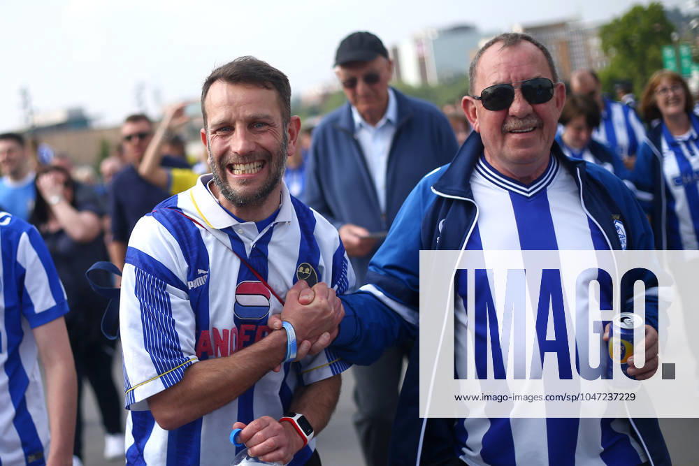 Soccer 2016: European Soccer May 28, 2016 - London, United Kingdom - Sheffield fans arrive during the Skybet Championship Play Off Final match at Wembley Stadium. Photo credit should read: Philip Oldham Sportimage. London United Kingdom