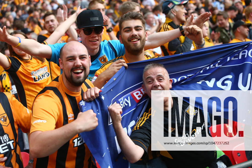 Soccer 2016: European Soccer May 28, 2016 - London, United Kingdom - Hull fans celebrate promotion during the Skybet Championship Play Off Final match at Wembley Stadium. Photo credit should read: Philip Oldham Sportimage. London United Kingdom