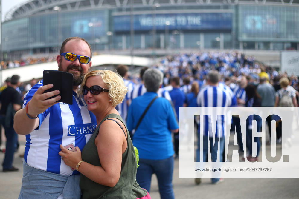 Soccer 2016: European Soccer May 28, 2016 - London, United Kingdom - Sheffield fans pose for a selfie during the Skybet Championship Play Off Final match at Wembley Stadium. Photo credit should read: Philip Oldham Sportimage. London United Kingdom