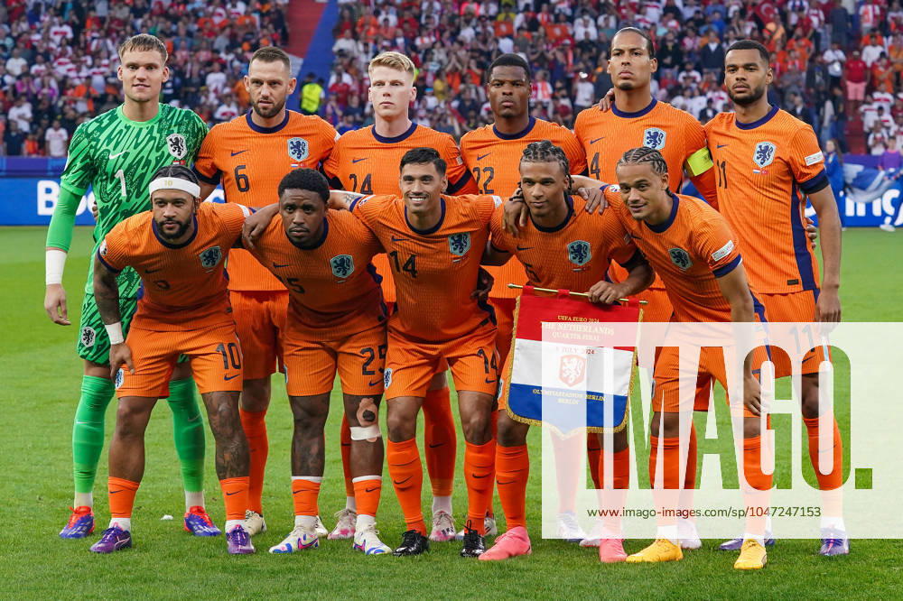 2024-07-06 Netherlands v Turkiye - UEFA EURO, EM, Europameisterschaft,Fussball 2024 Quarter final BERLIN, GERMANY - JULY 6: goalkeeper Bart Verbruggen of Netherlands, Memphis Depay of Netherlands, Stefan De Vrij of Netherlands, Steven Bergwijn of Netherlands, Jerdy Schouten of Netherlands, Tijani Reijnders of Netherlands, Jeremie Frimpong of Netherlands, Nathan Akà of Netherlands, Virgil van Dijk of Netherlands, Xavi Simons of Netherlands, Cody Gakpo of Netherlands during the UEFA EURO 2024 Quarter final match between Netherlands and Turkiye at Olympiastadium on July 6, 2024 in Berlin, Germany. Berlin Olympiastadium Germany Content not available for redistribution in The Netherlands directly or indirectly through any third parties.
