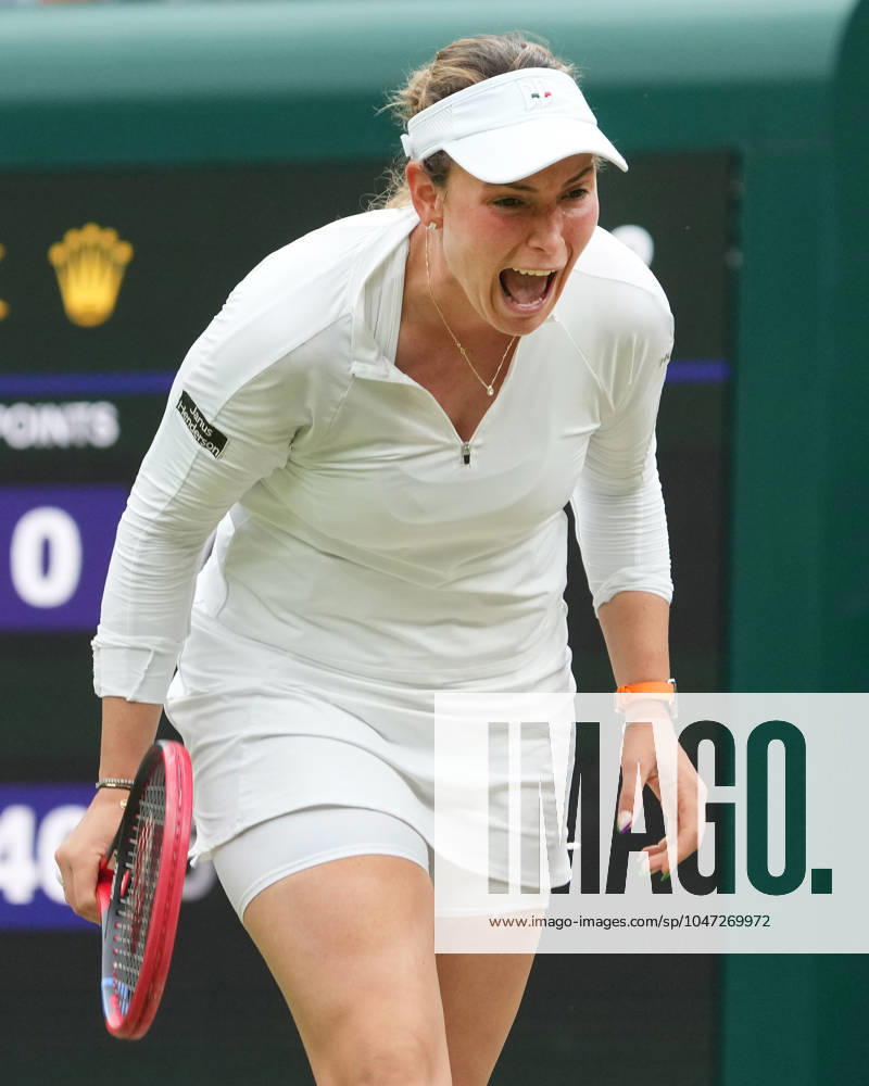 Lawn Tennis - 2024 Wimbledon Championship Lulu Sun (NZL) v Donna Vekic (CRO) All England Lawn Tennis & Croquet Club - Tuesday 9h July 2024 Donna Vekic (CRO) celebrates