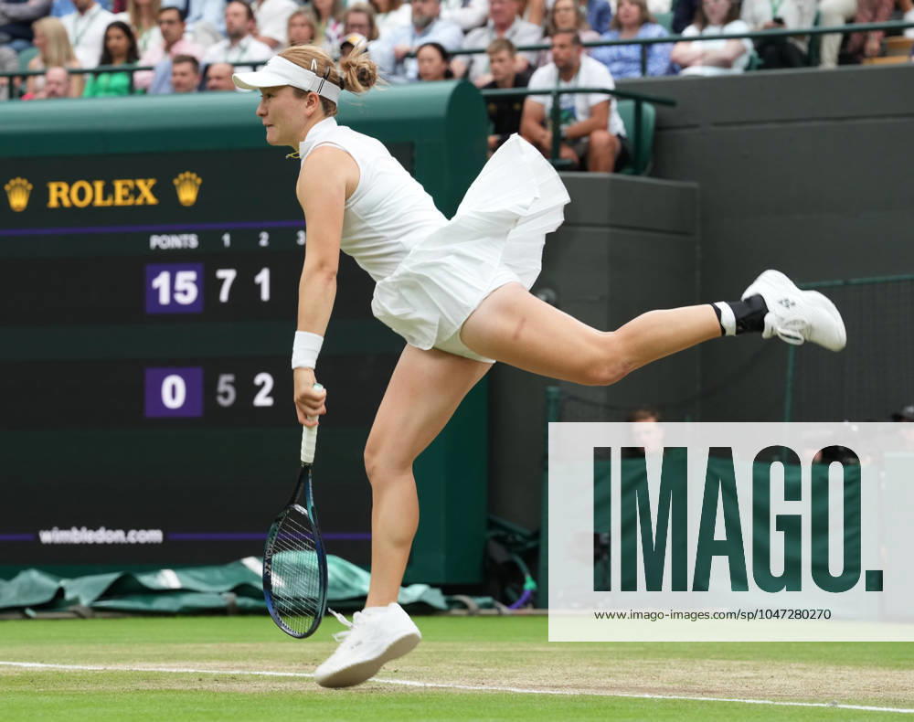 Lawn Tennis - 2024 Wimbledon Championship Lulu Sun (NZL) v Donna Vekic (CRO) All England Lawn Tennis & Croquet Club - Tuesday 9h July 2024 Lulu Sun (NZL)