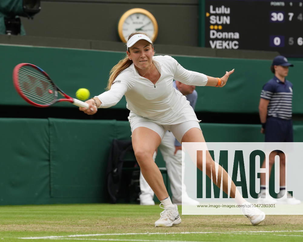 Lawn Tennis - 2024 Wimbledon Championship Lulu Sun (NZL) v Donna Vekic (CRO) All England Lawn Tennis & Croquet Club - Tuesday 9h July 2024 Donna Vekic (CRO)