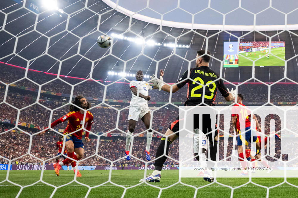 EURO 2024, Die Highlights (240710) -- MUNICH, July 10, 2024 -- Randal Kolo Muani (2nd L) of France heads the goal during the UEFA EURO, EM, Europameisterschaft,Fussball 2024 Semifinal match between Spain and France in Munich, Germany on July 9, 2024. ) (SP)GERMANY-MUNICH-FOOTBALL-EURO 2024-SEMIFINAL-SPAIN VS FRANCE XiaoxYijiu