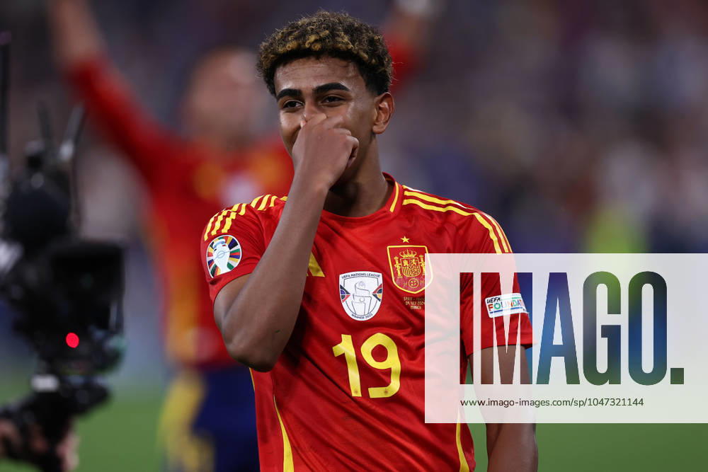 Spain - France Lamine Yamal of Spain celebrates at the end of the UEFA EURO, EM, Europameisterschaft,Fussball 2024 semi-final match between Spain and France at Munich Football Arena on July 9, 2024 in Munich, Germany . Munich Munich Football Arena Germany