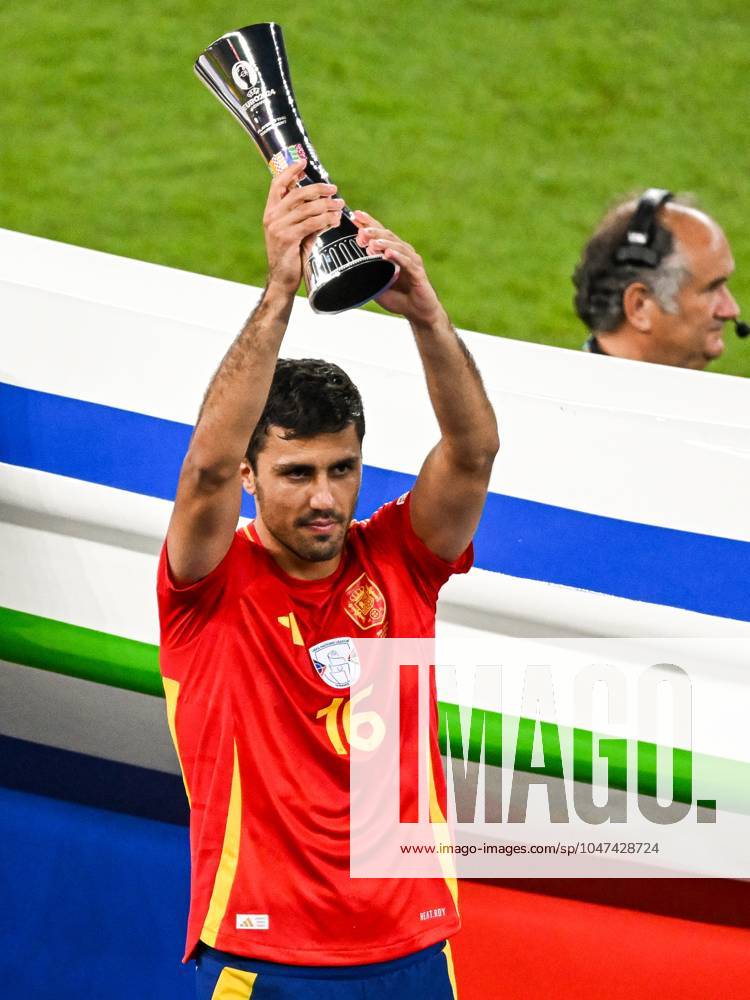 BERLIN - Rodri of Spain is the best player of the tournament during the UEFA EURO, EM, Europameisterschaft,Fussball 2024 Final match between Spain and England at the Olympiastadion on July 14, 2024 in Berlin, Germany. ANP Hollandse Hoogte UEFA EURO 2024 FINAL 2024 ANPxSportx xGerritxvanxKeulenxIVx 503486086 originalFilename: 503486086