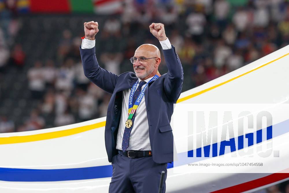 Jubel von Chef-Trainer Luis de la Fuente (Spanien), Spanien vs. England, Fussball, UEFA EURO, EM, Europameisterschaft,Fussball 2024, Finale, 14.07.2024 Berlin Berlin Deutschland