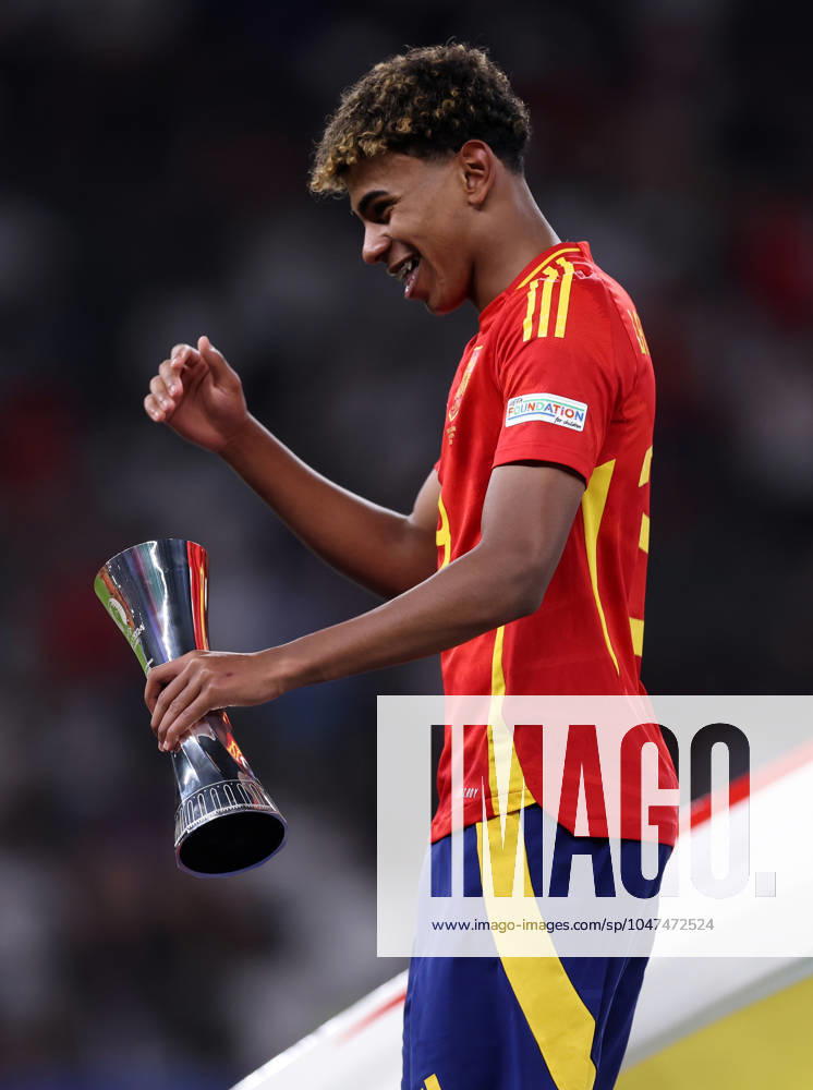 Berlin, Germany, 14th July 2024. Lamine Yamal of Spain celebrates during the UEFA European Championships final match at Olympiastadion, Berlin. Picture credit should read: David Klein Sportimage . SPI-3228-0244
