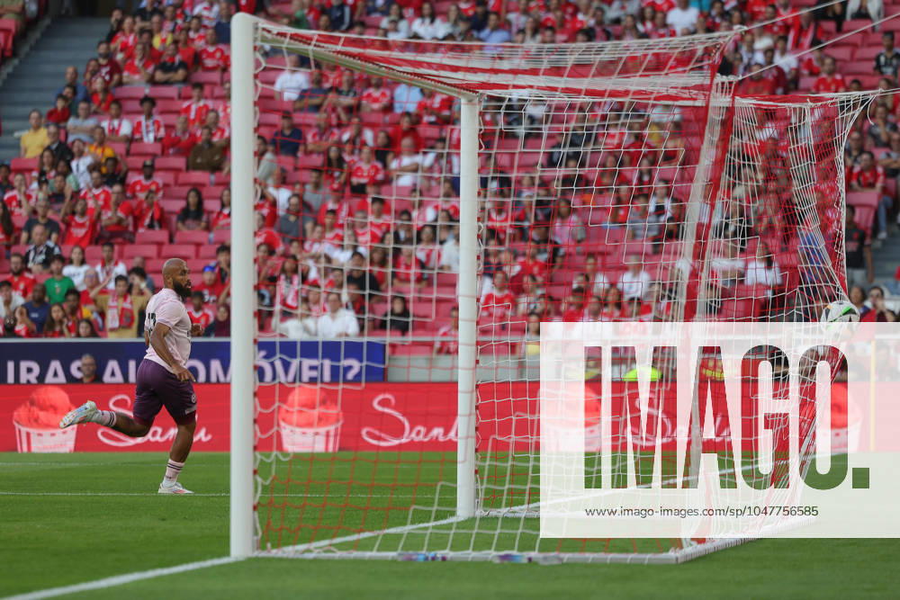 Benfica v Brentford Pre-Season Friendly 25 07 2024. Goal 0-1 Bryan Mbeumo of Brentford scores a goal during the Pre-Season Friendly match between Benfica and Brentford at Estadio do Lisboa e Benfica, Benfica, Portugal on 25 July 2024. Benfica Estadio do Sport Lisboa e Benfica Lisbon Portugal Editorial use only ,