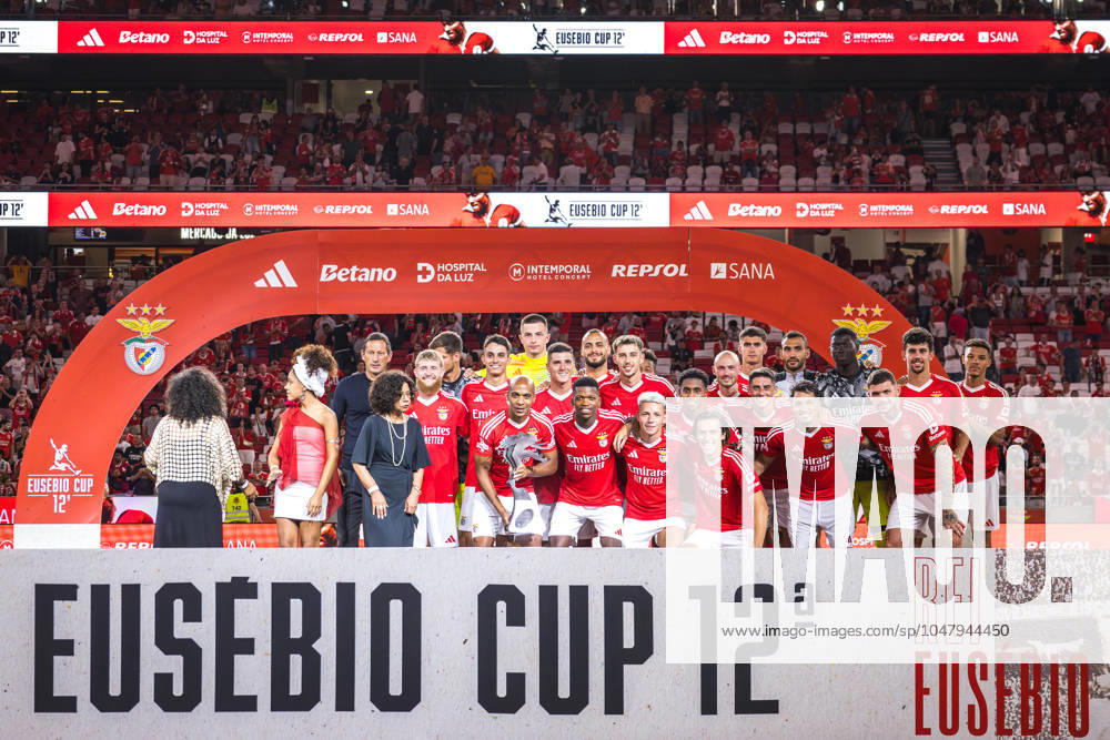 SL Benefica Vs Feyenoord in Lisbon, Portugal - 28 Jul 2024 SL Benfica players receive the Eusebio Cup Trophy at the end of the Pre-Season Friendly match between SL Benfica and Feyenoord at Estadio da Luz. (Final score: SL Benfica 5 - 0 Feyenoord) Lisbon Portugal