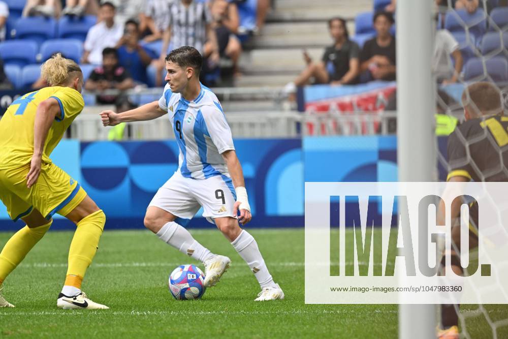 Julian Alvarez (Argentine), Mens football, Ukraine vs Argentina, Men s preliminary round during the Olympic Games, Olympische Spiele, Olympia, OS Paris 2024 JO 2024 : FOOTBALL - Ukraine vs Argentine - Jeux Olympiques 2024 - Paris2024 - D?cines-Charpieu - 30 07 2024 DPPI Panoramic