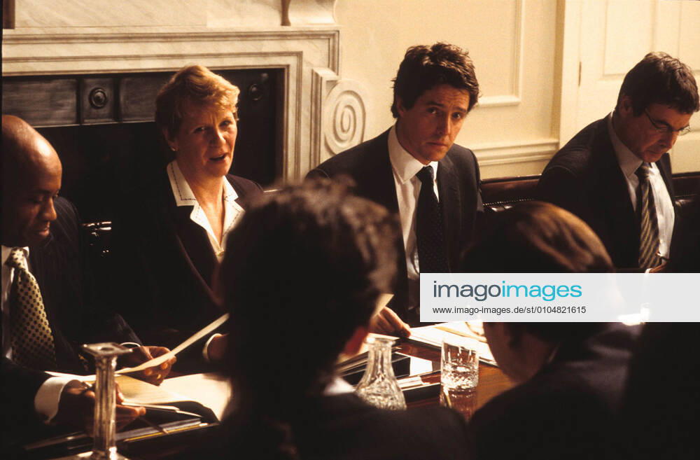LOVE ACTUALLY HUGH GRANT Date: 2003 Mandatory credit line: Image courtesy UNIVERSAL PICTURES WORKING TITLE FILMS DNA FILMS Ronald Grant Archive Mary Evans