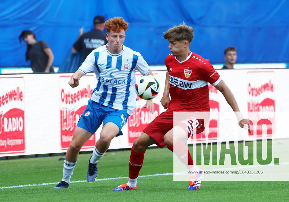 FC Hansa Rostock - VfB Stuttgart II Deutschland, Rostock, 03.08.2024, Fussball, 3. Liga, FC Hansa Rostock - VfB Stuttgart II (1:1): v.l. Tim Krohn (FC Hansa Rostock), Leon Reichardt (VfB Stuttgart II).