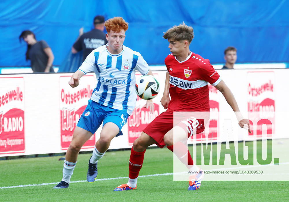 FC Hansa Rostock - VfB Stuttgart II Deutschland, Rostock, 03.08.2024, Fussball, 3. Liga, FC Hansa Rostock - VfB Stuttgart II (1:1): v.l. Tim Krohn (FC Hansa Rostock), Leon Reichardt (VfB Stuttgart II).