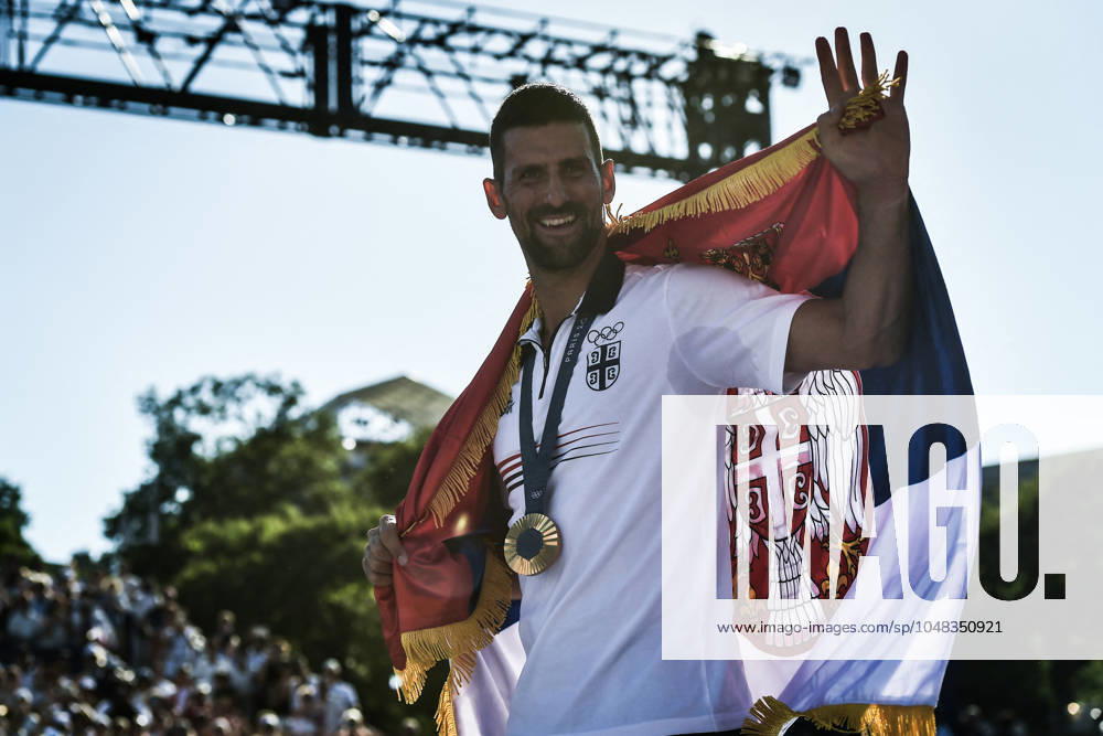 Paris 2024 - Fans welcome medalists at the Parc des Champions in Paris Men s Tennis Singles gold medalist Novak Djokovic of Team Serbia celebrating as fans welcome champions at the Parc des Champions at Trocadero, during the Paris 2024 Olympic Games, Olympische Spiele, Olympia, OS on August 5, 2024. Photo by Firas Abdullah ABACAPRESS.COM Paris Ile-de-France Greece