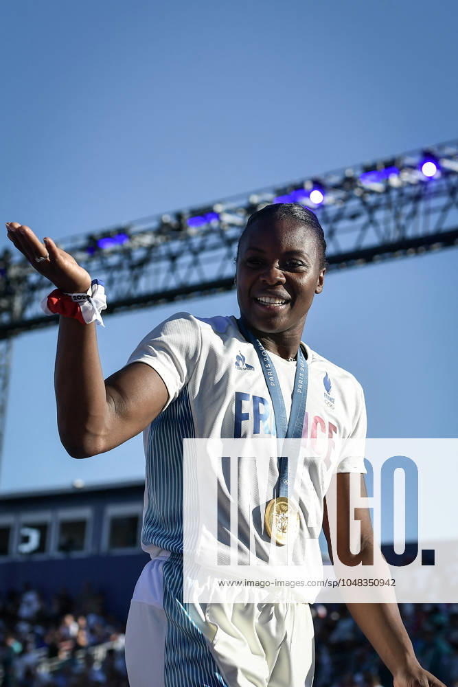 Paris 2024 - Fans welcome medalists at the Parc des Champions in Paris Judo Mixed Team Gold Medalists Team France with Madeleine Malonga celebrating as fans welcome champions at the Parc des Champions at Trocadero, during the Paris 2024 Olympic Games, Olympische Spiele, Olympia, OS on August 5, 2024. Photo by Firas Abdullah ABACAPRESS.COM Paris Ile-de-France Greece