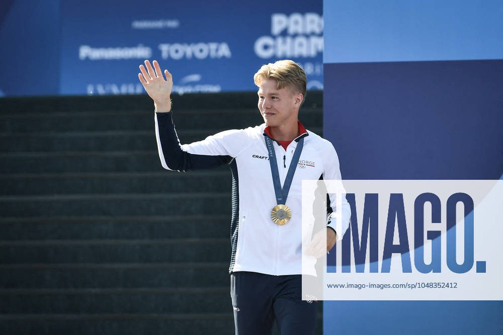 Paris 2024 - Fans welcome medalists at the Parc des Champions in Paris Men s Decathlon gold medalist Markus Rooth of Team Norway celebrating as fans welcome champions at the Parc des Champions at Trocadero, during the Paris 2024 Olympic Games, Olympische Spiele, Olympia, OS on August 5, 2024. Photo by Firas Abdullah ABACAPRESS.COM Paris Ile-de-France France