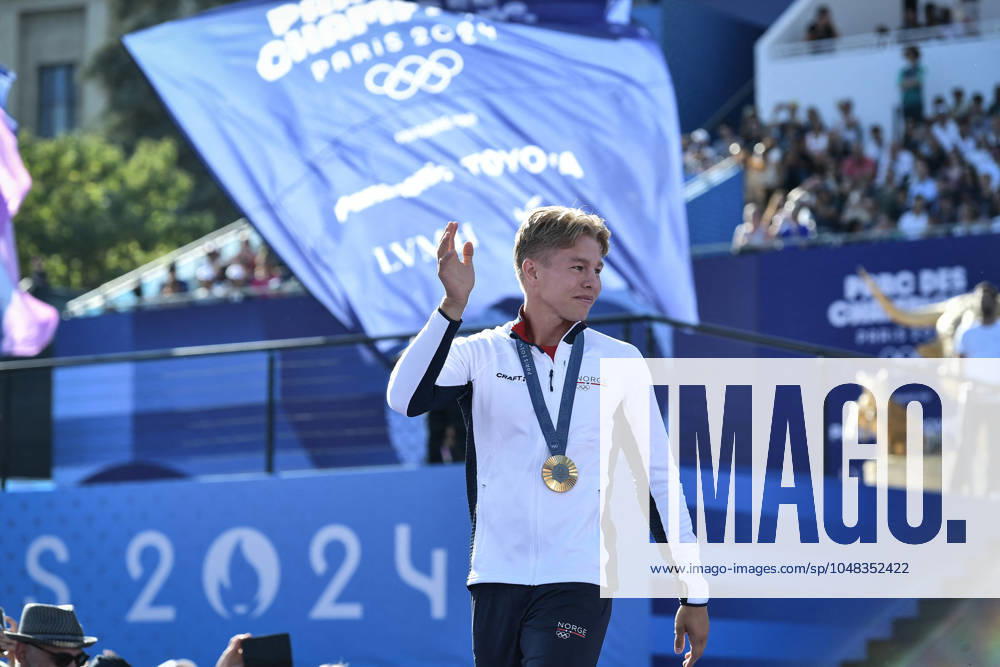 Paris 2024 - Fans welcome medalists at the Parc des Champions in Paris Men s Decathlon gold medalist Markus Rooth of Team Norway celebrating as fans welcome champions at the Parc des Champions at Trocadero, during the Paris 2024 Olympic Games, Olympische Spiele, Olympia, OS on August 5, 2024. Photo by Firas Abdullah ABACAPRESS.COM Paris Ile-de-France France