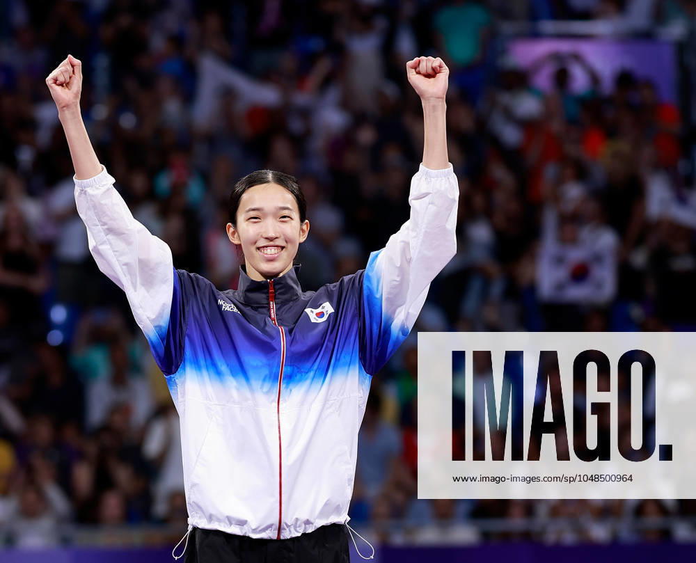 (240808) -- PARIS, Aug. 8, 2024 -- Gold medalist Kim Yujin of South Korea reacts during the victory ceremony for taekwondo women -57kg at the Paris 2024 Olympic Games, Olympische Spiele, Olympia, OS in Paris, France, Aug. 8, 2024. ) (PARIS2024) FRANCE-PARIS-OLY-TAEKWONDO FeixMaohua