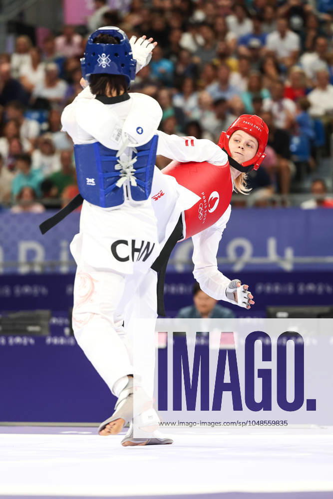 OLYMPICS - Olympic Summer Games 2024 PARIS,FRANCE,10.AUG.24 - OLYMPICS, TAEKWONDO - Olympic Summer Games Paris 2024, +67kg, women. Image shows Zeqi Zhou (CHN) and Marlene Jahl (AUT). GEPAxpictures Rauthner